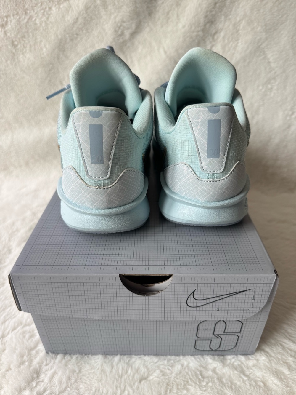 Nike Sabrina 3 Blueprint Glacier Blue/Metallic Gold Women’s size 8.5
